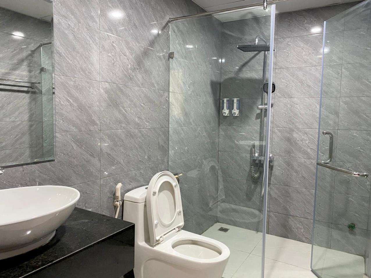 NguyẽN QuyèN Hotel Ханой Экстерьер фото