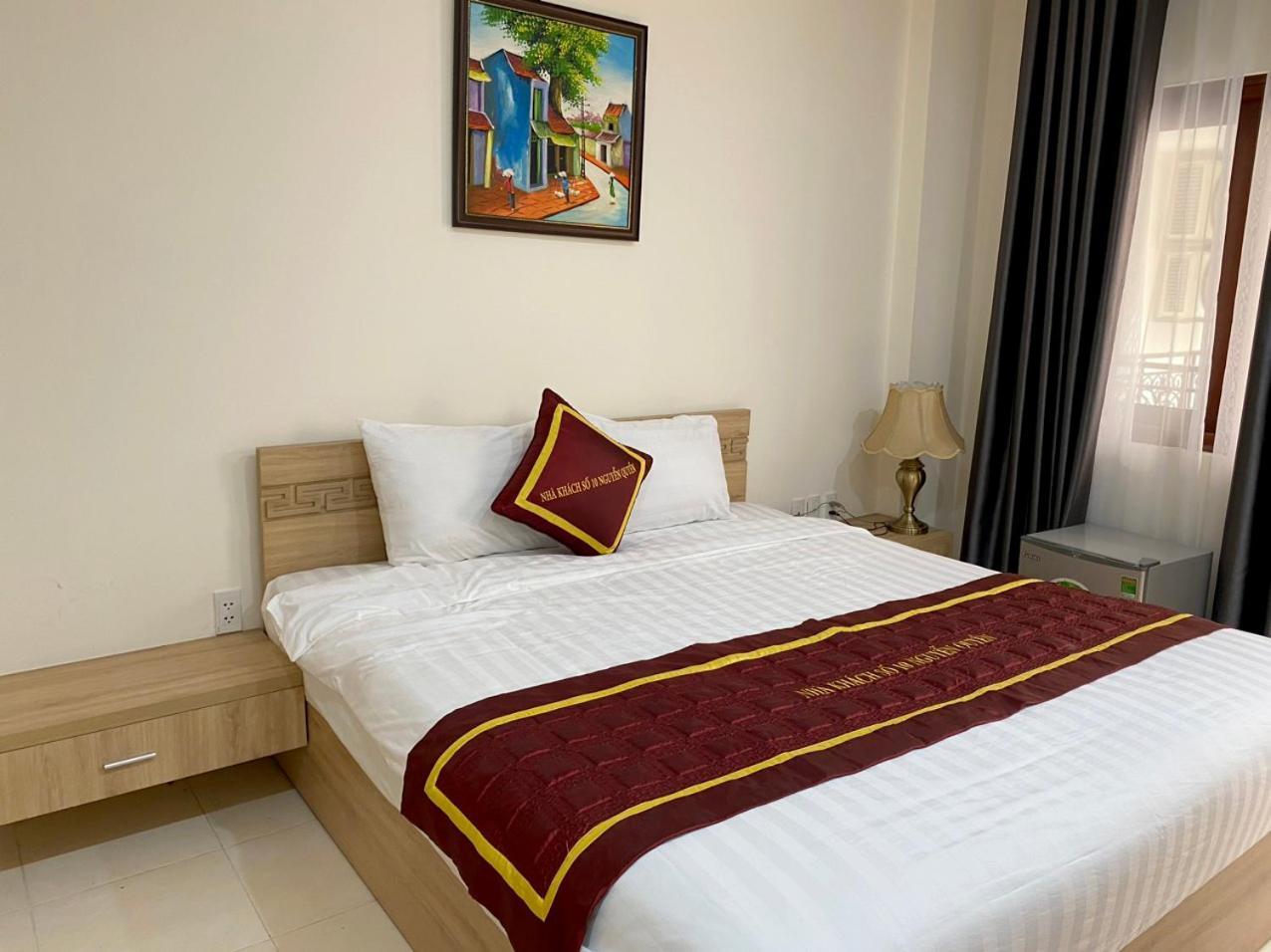 NguyẽN QuyèN Hotel Ханой Экстерьер фото