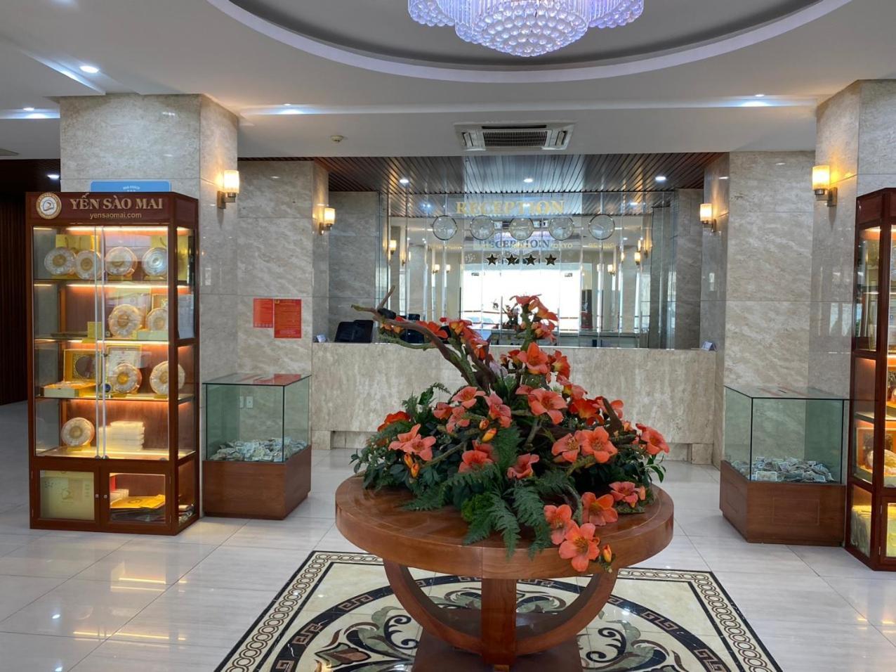 NguyẽN QuyèN Hotel Ханой Экстерьер фото
