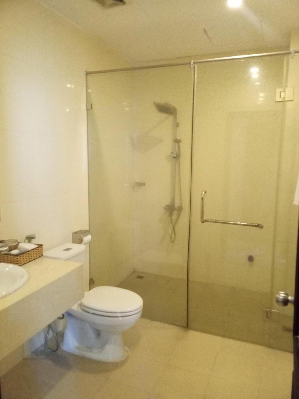 NguyẽN QuyèN Hotel Ханой Экстерьер фото